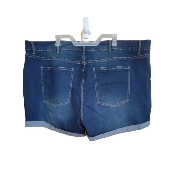 Plus shorts - Picture 2 of 2